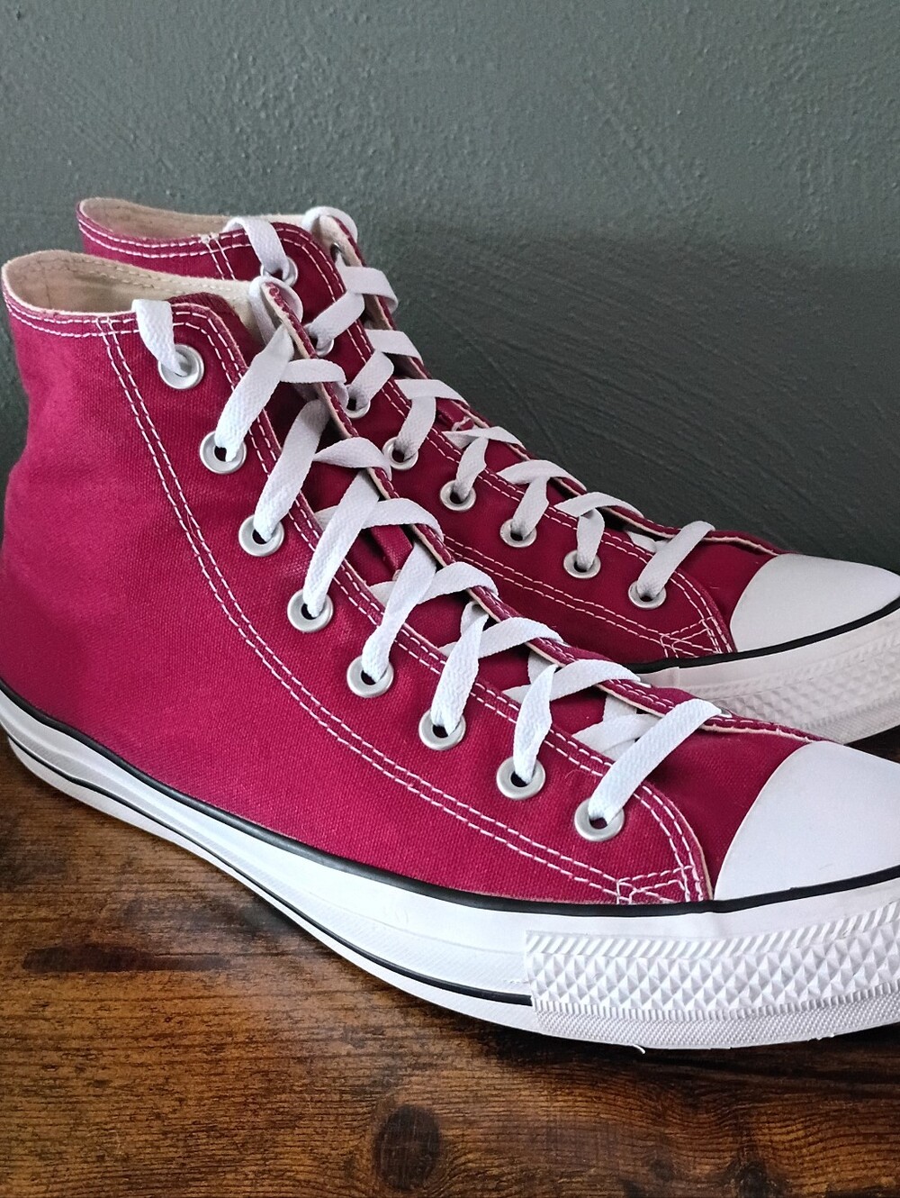 Converse All Star High Top Chucks Womens 13.5/Mens 11.5 Burgundy Maroon Sneakers